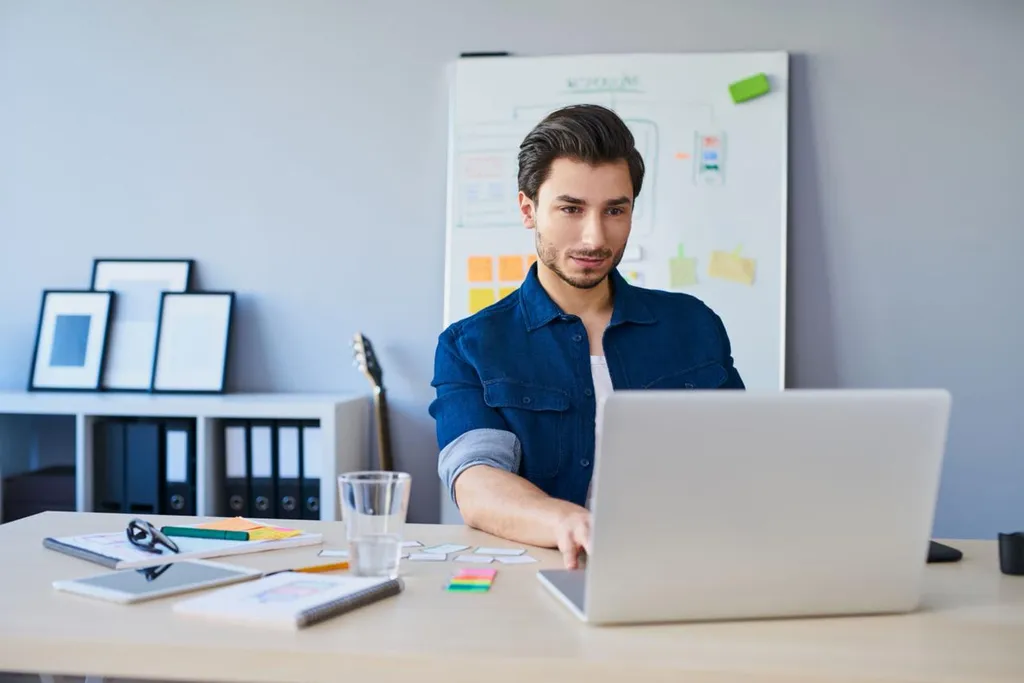 Perbedaan Landing Page dan Website: Mana yang Cocok untuk Bisnis?